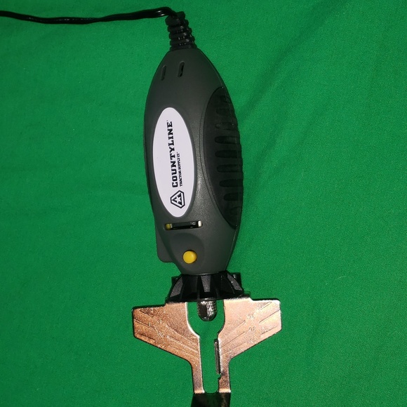 Country Line Tractor Supply Electric Chainsaw Sharpener - Picture 3 of 3